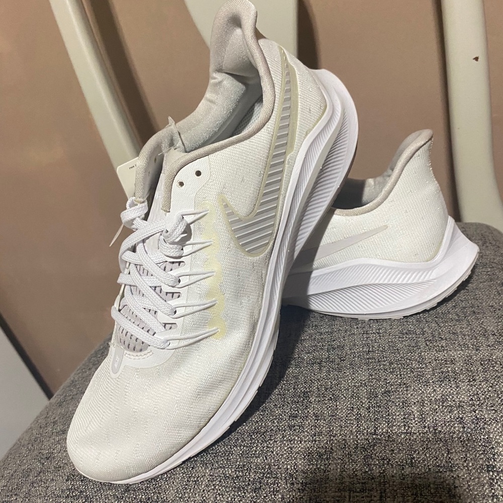 Gently Used Men’s Nike Air Zoom Vomero 14 Size 10